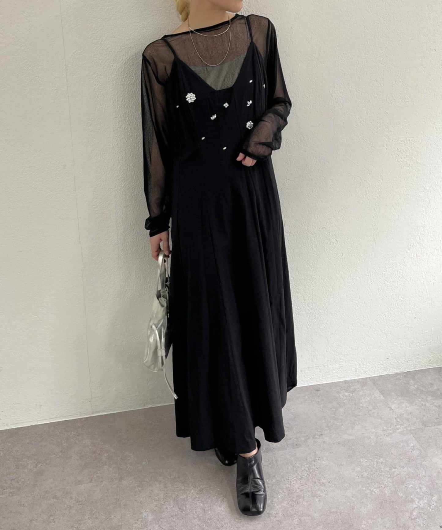 寶石裝飾吊帶連衣裙