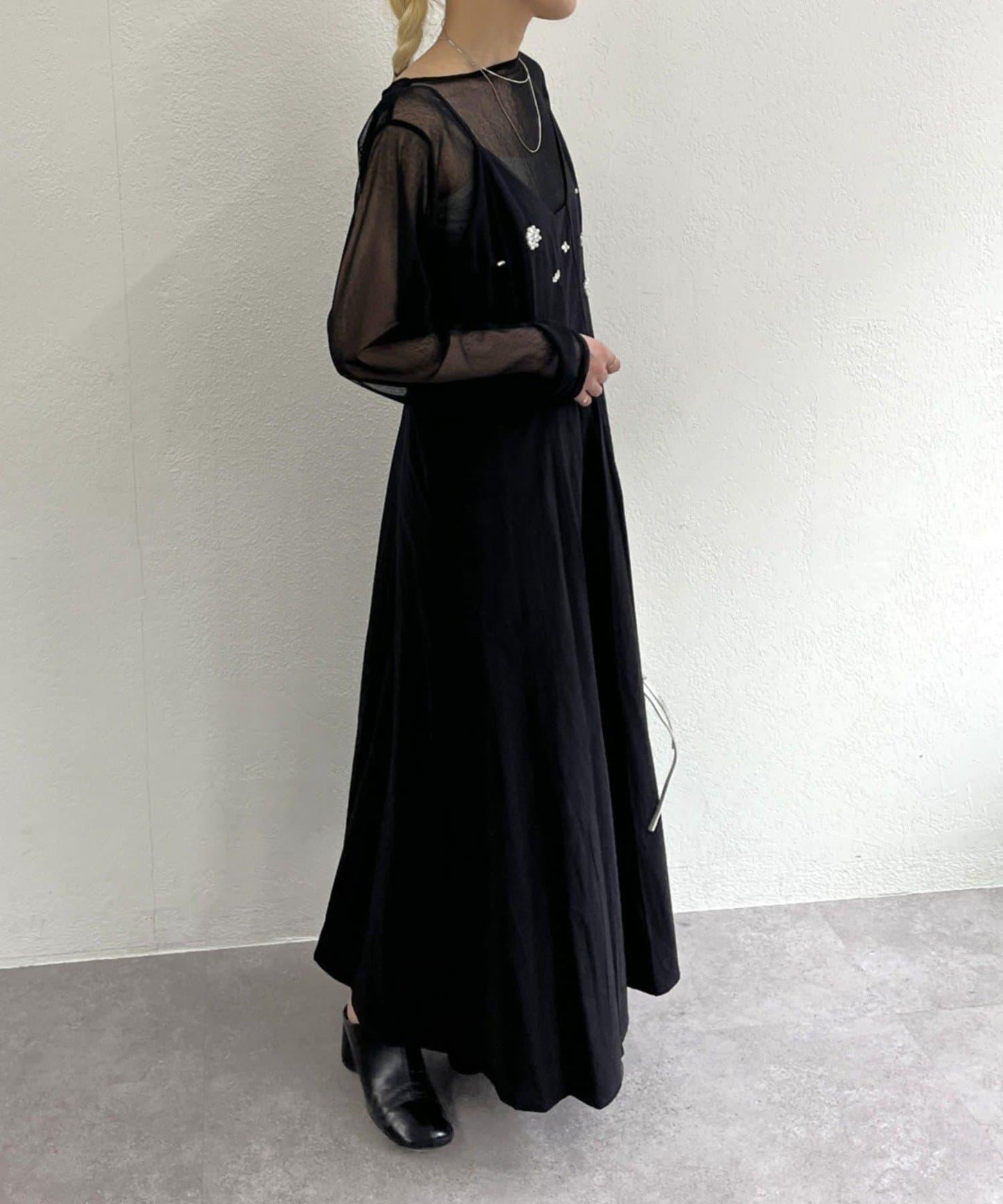 寶石裝飾吊帶連衣裙