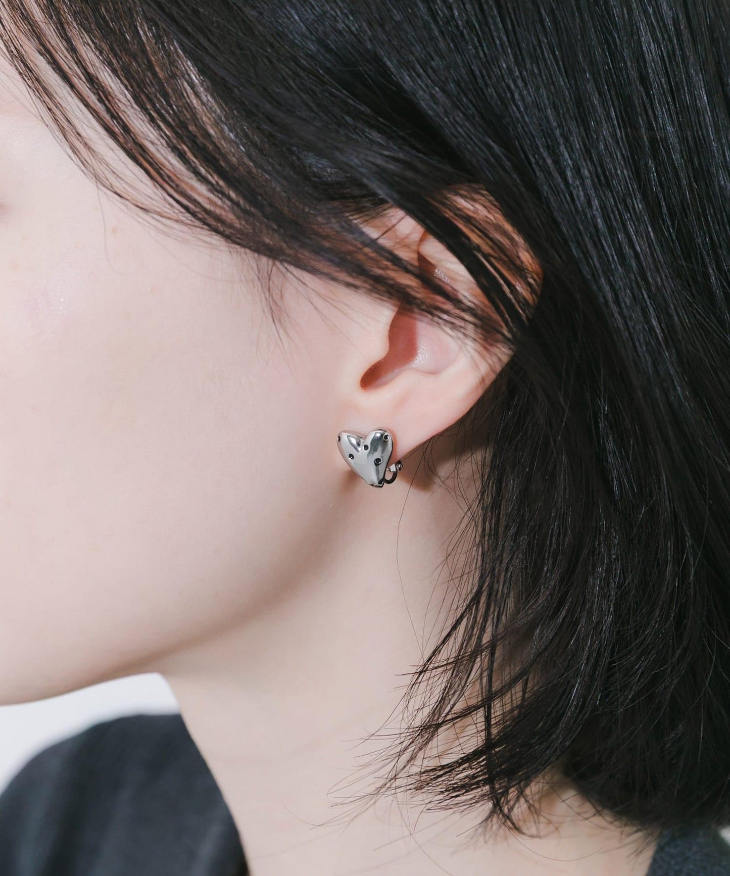 圓點金屬愛心 耳夾