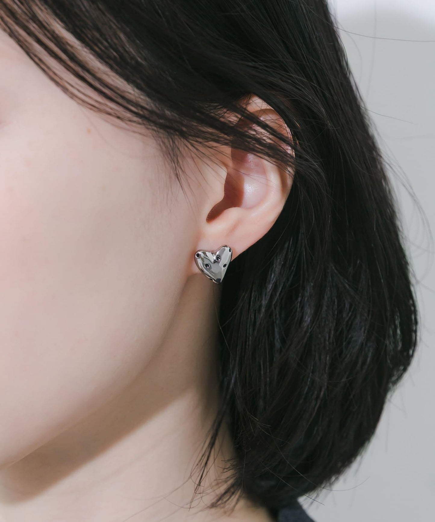 圓點金屬愛心 耳夾