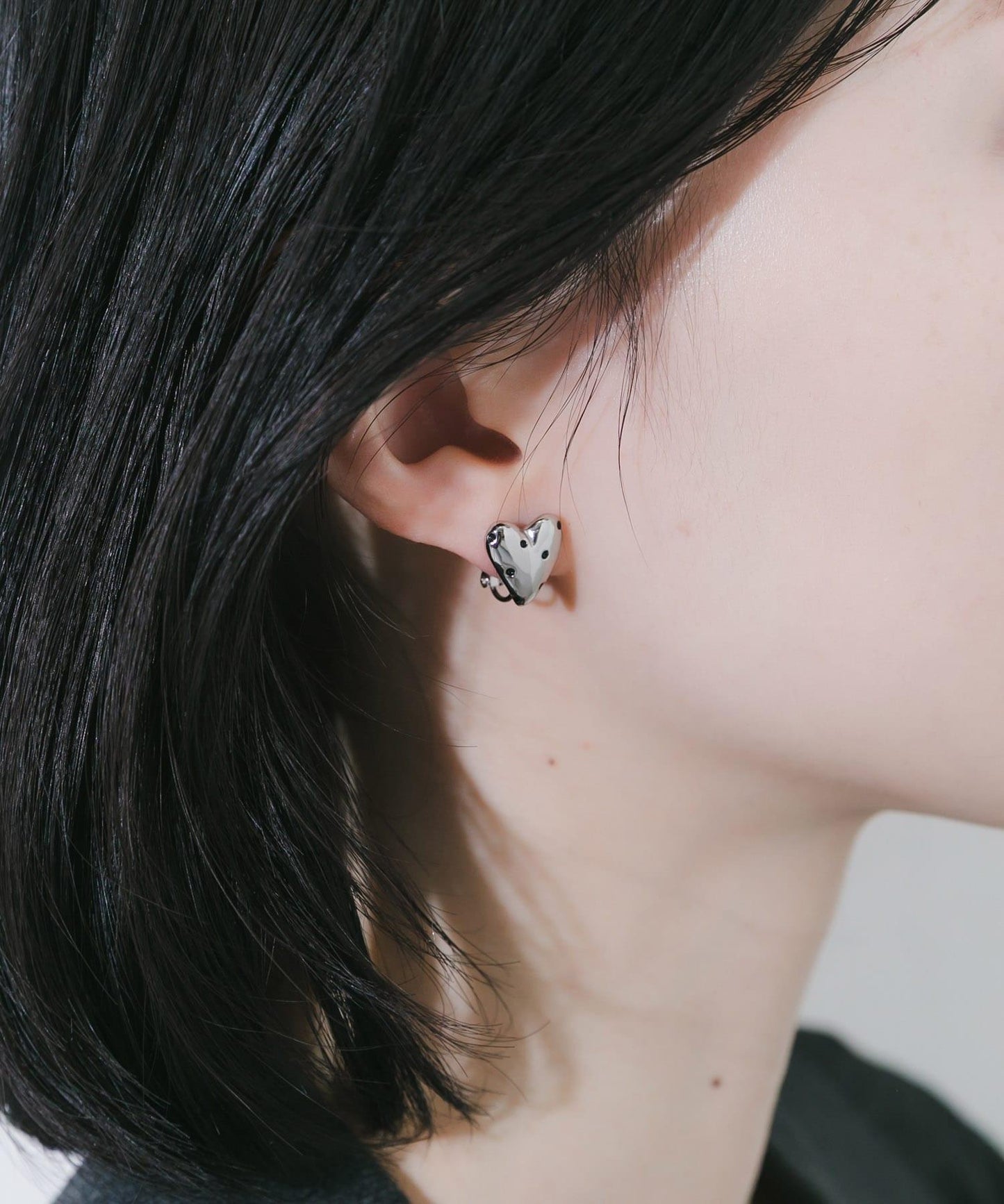 圓點金屬愛心 耳夾