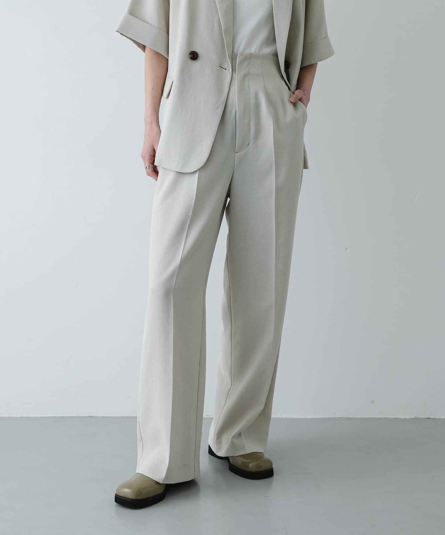 亞麻質感寬鬆版型 UR TECH DRYLUXE 闊腿褲（款）