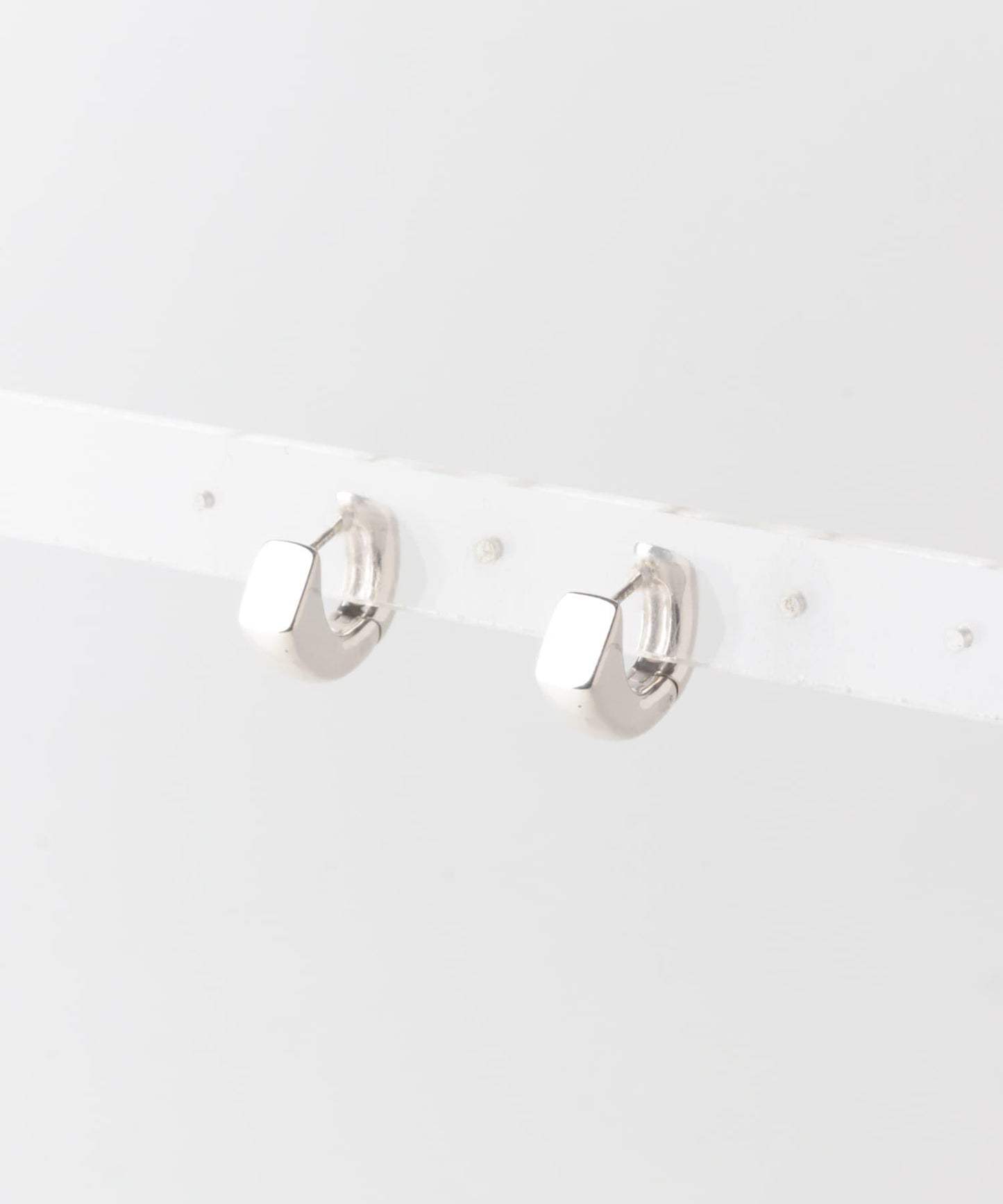 PLOW 馬蹄蓮造型 耳環