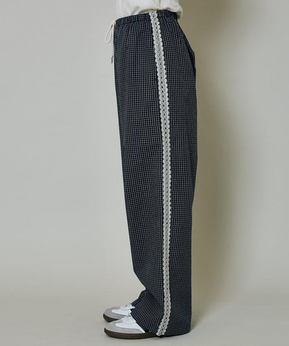 蕾絲線條設計 休閒褲