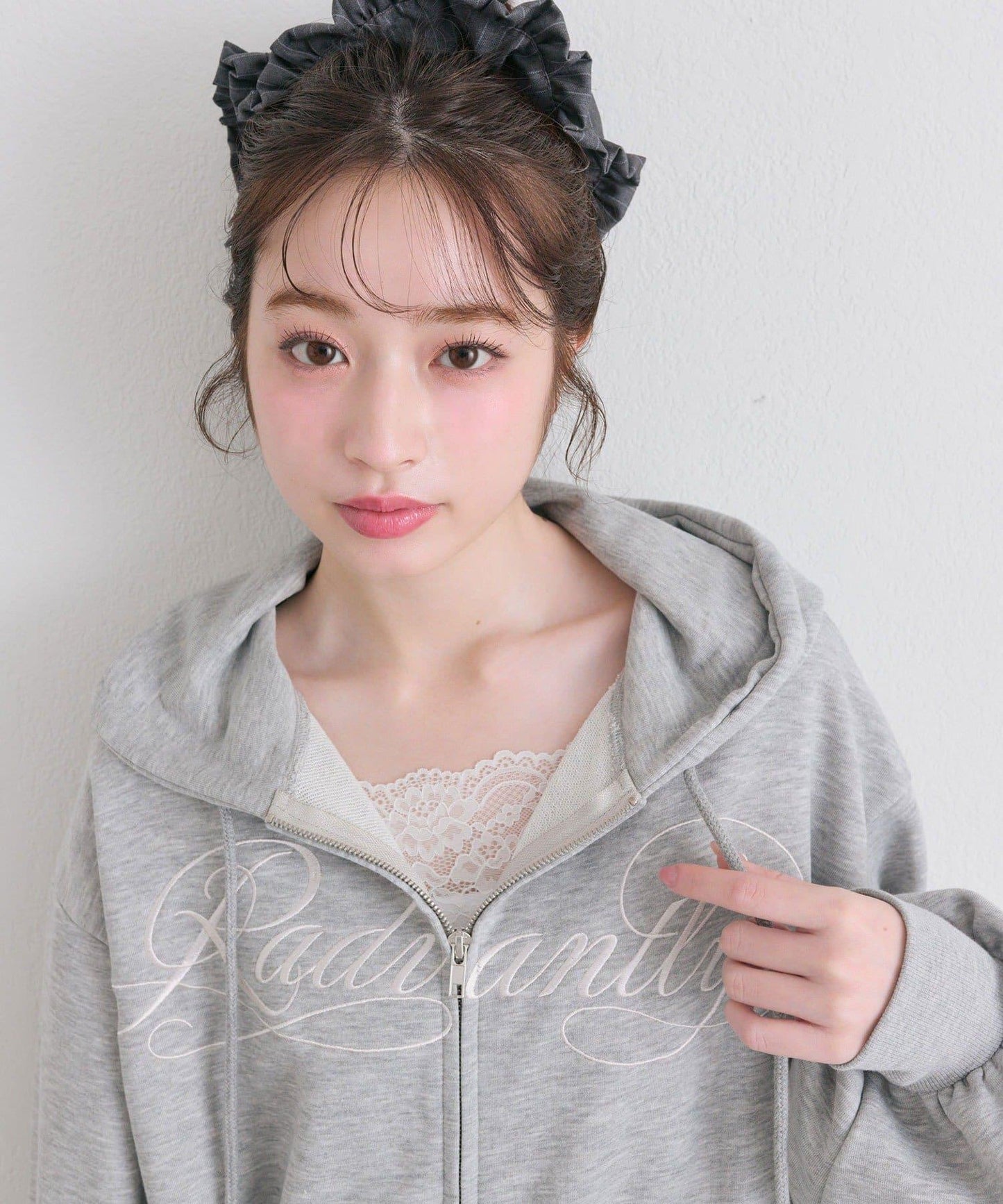 下襬荷葉邊 拉鍊設計 連帽外套