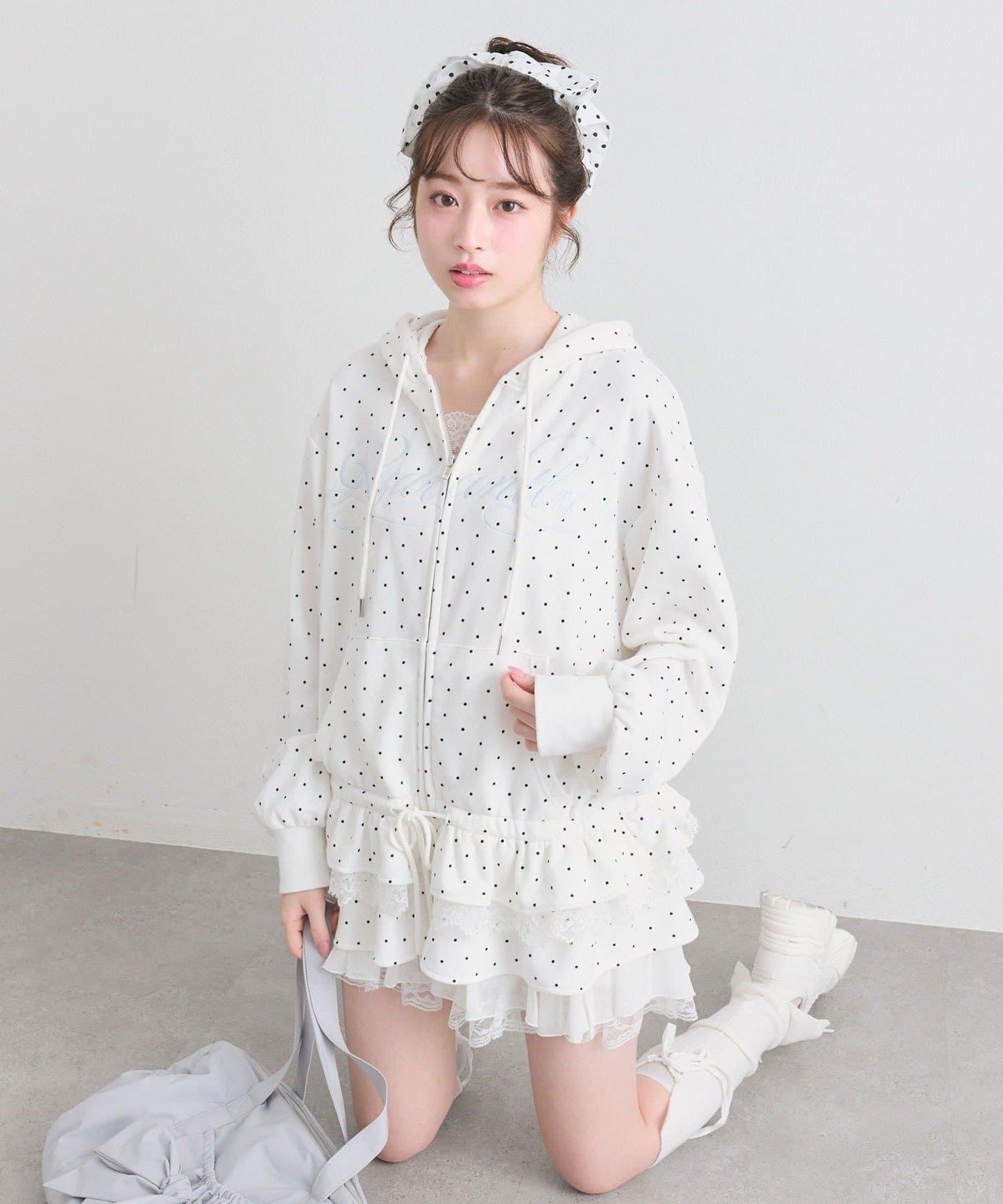 下襬荷葉邊 拉鍊設計 連帽外套