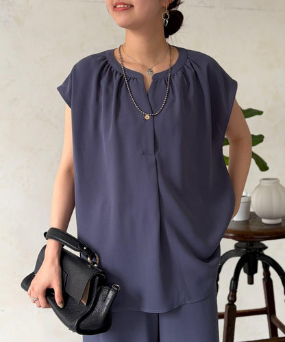 開領襯衫×休閒褲套裝