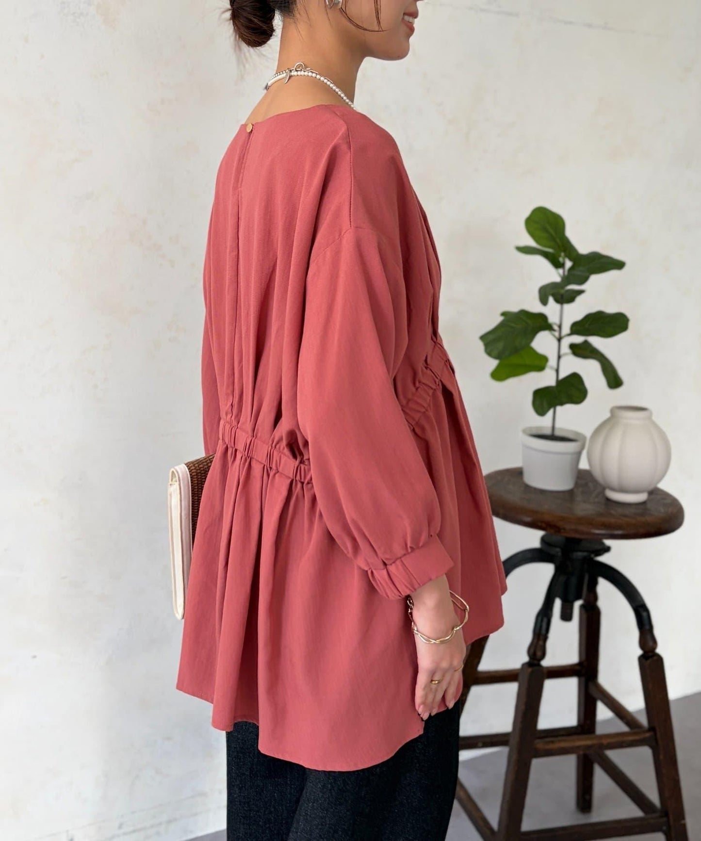 褶襉荷葉擺設計 長款上衣