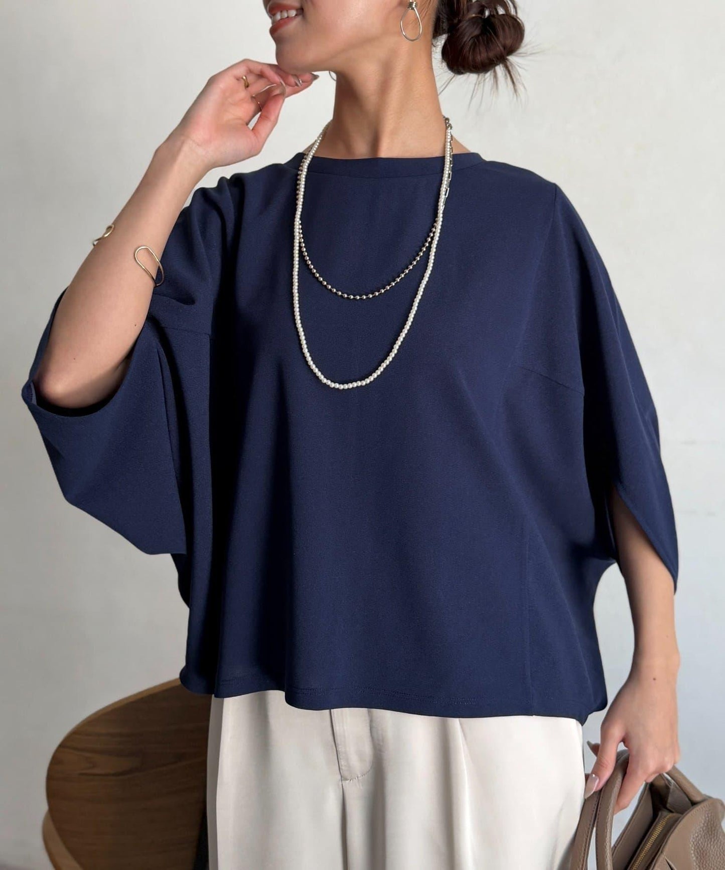 梨地面料闊袖套頭上衣