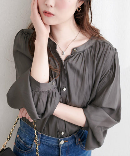 啞光扣垂墜緞面襯衫