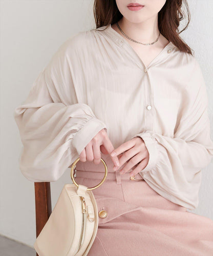 啞光扣垂墜緞面襯衫