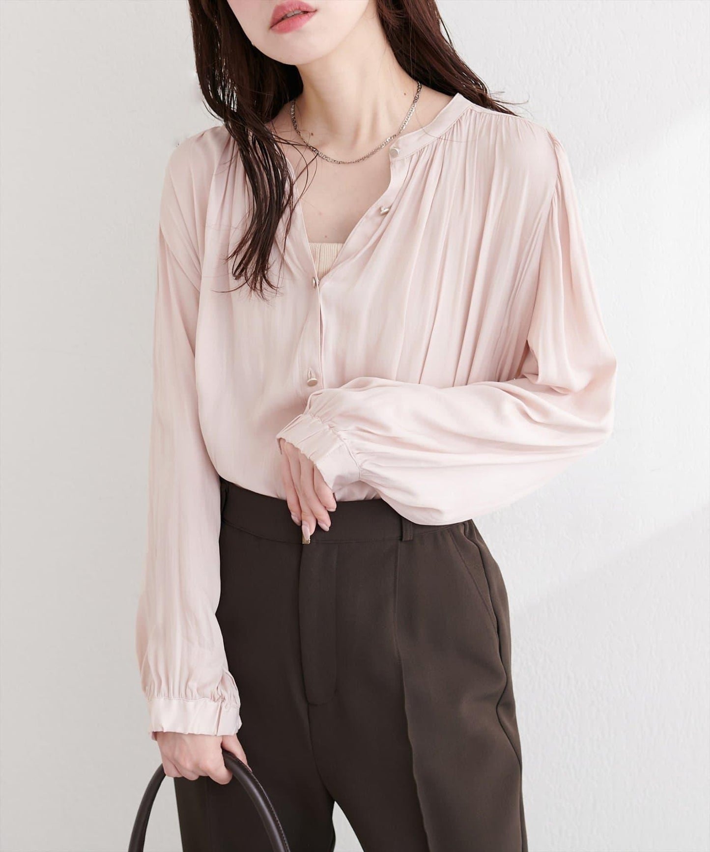 啞光扣垂墜緞面襯衫