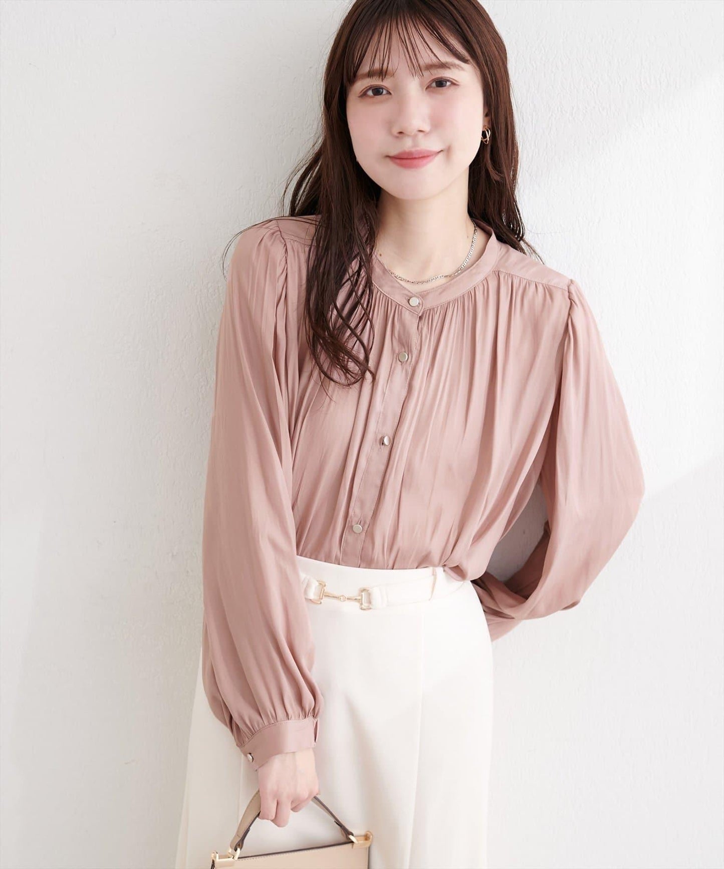 啞光扣垂墜緞面襯衫