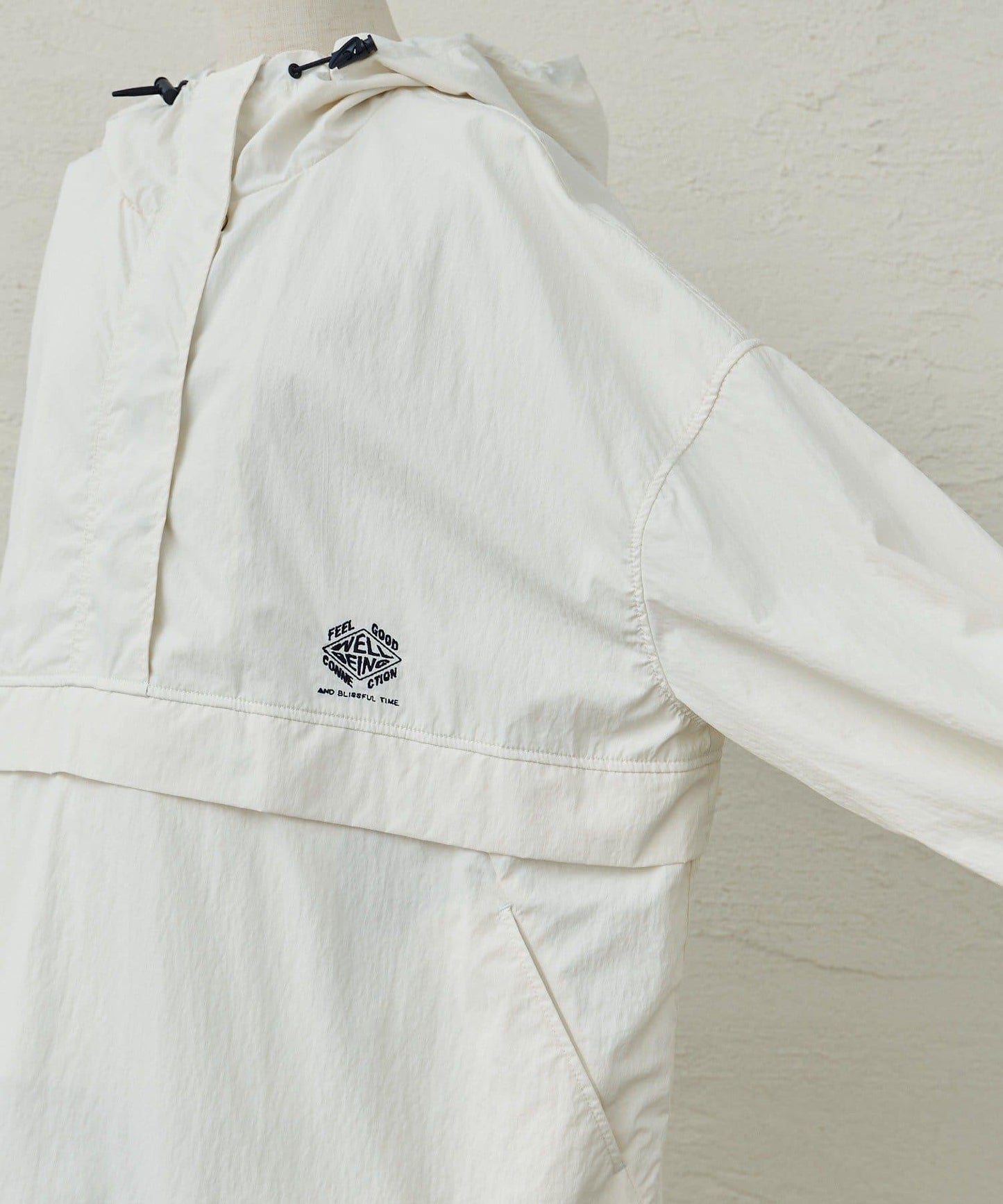 防潑水再生尼龍套頭風衣外套