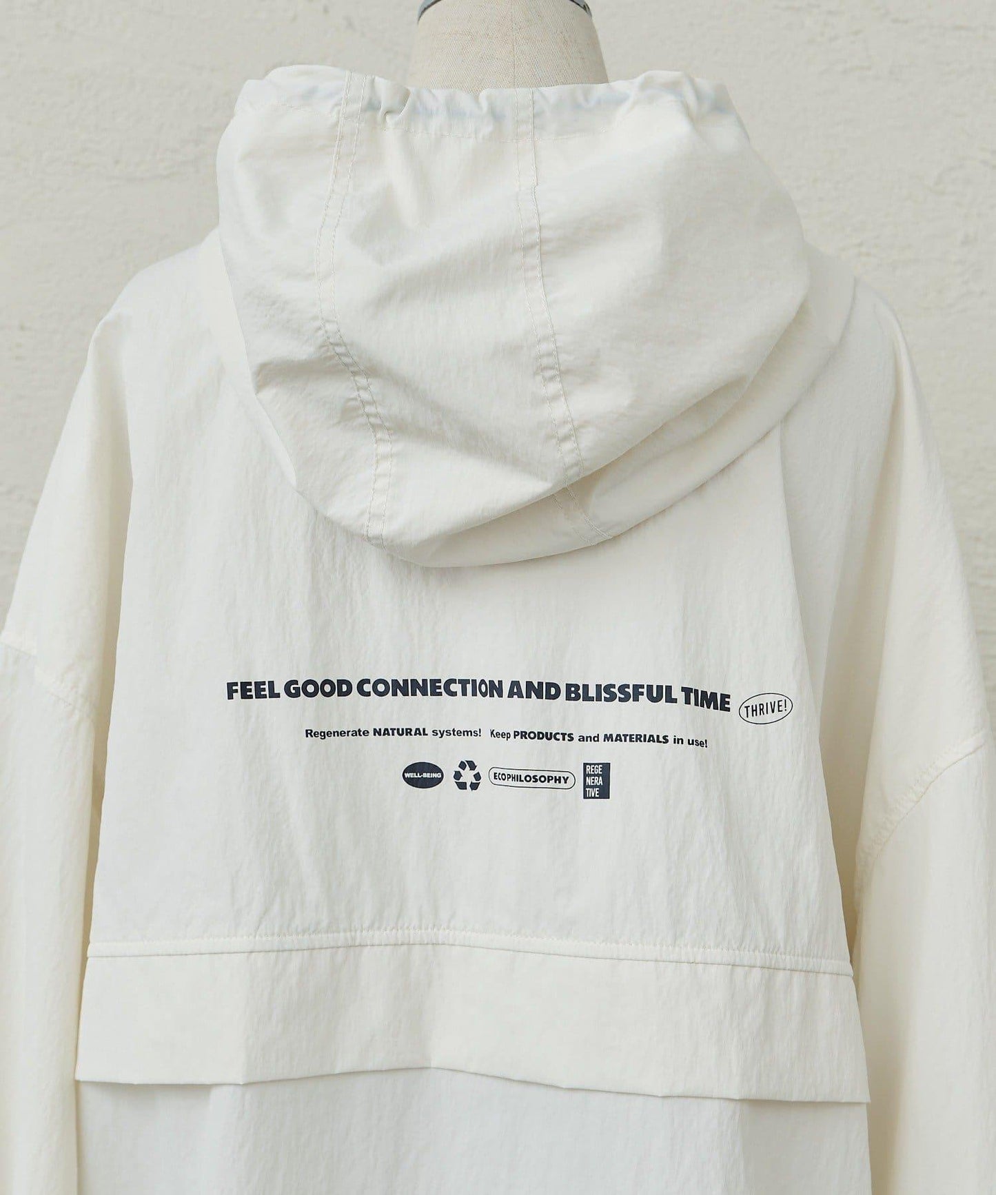 防潑水再生尼龍套頭風衣外套