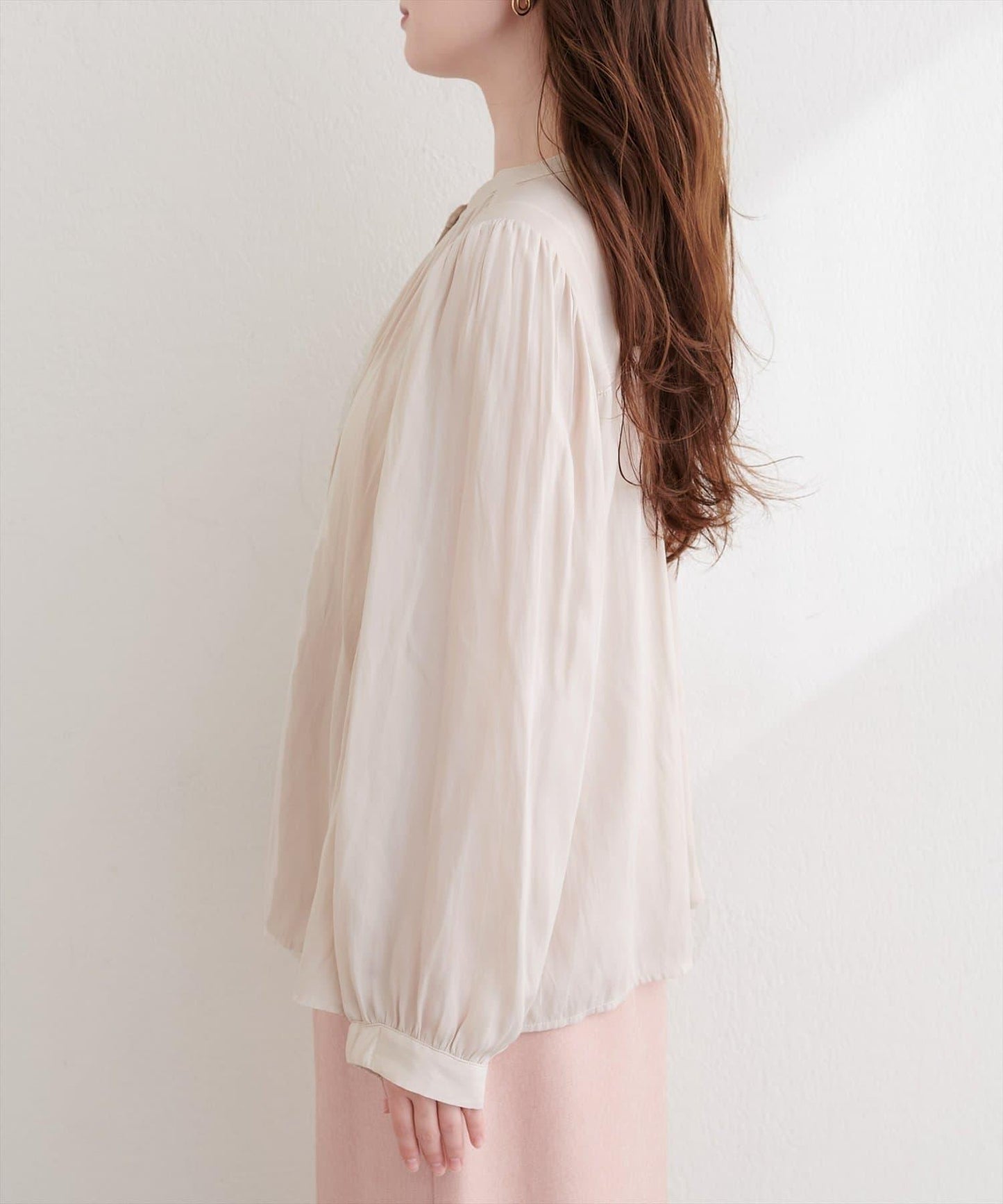 啞光扣垂墜緞面襯衫