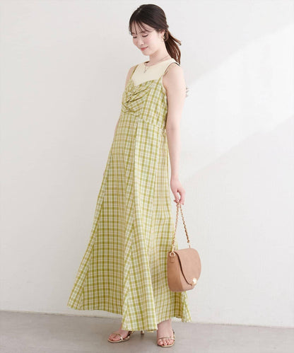 前褶格紋連衣裙