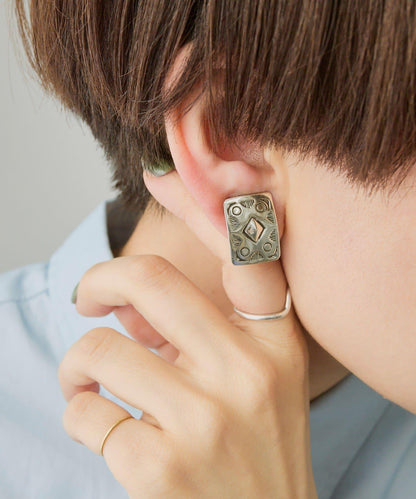 《スターリングシルバー使用》 壓印圓飾耳夾