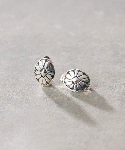 《スターリングシルバー使用》 壓印圓飾耳夾