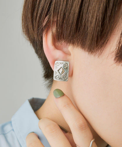 《スターリングシルバー使用》 壓印圓飾耳夾