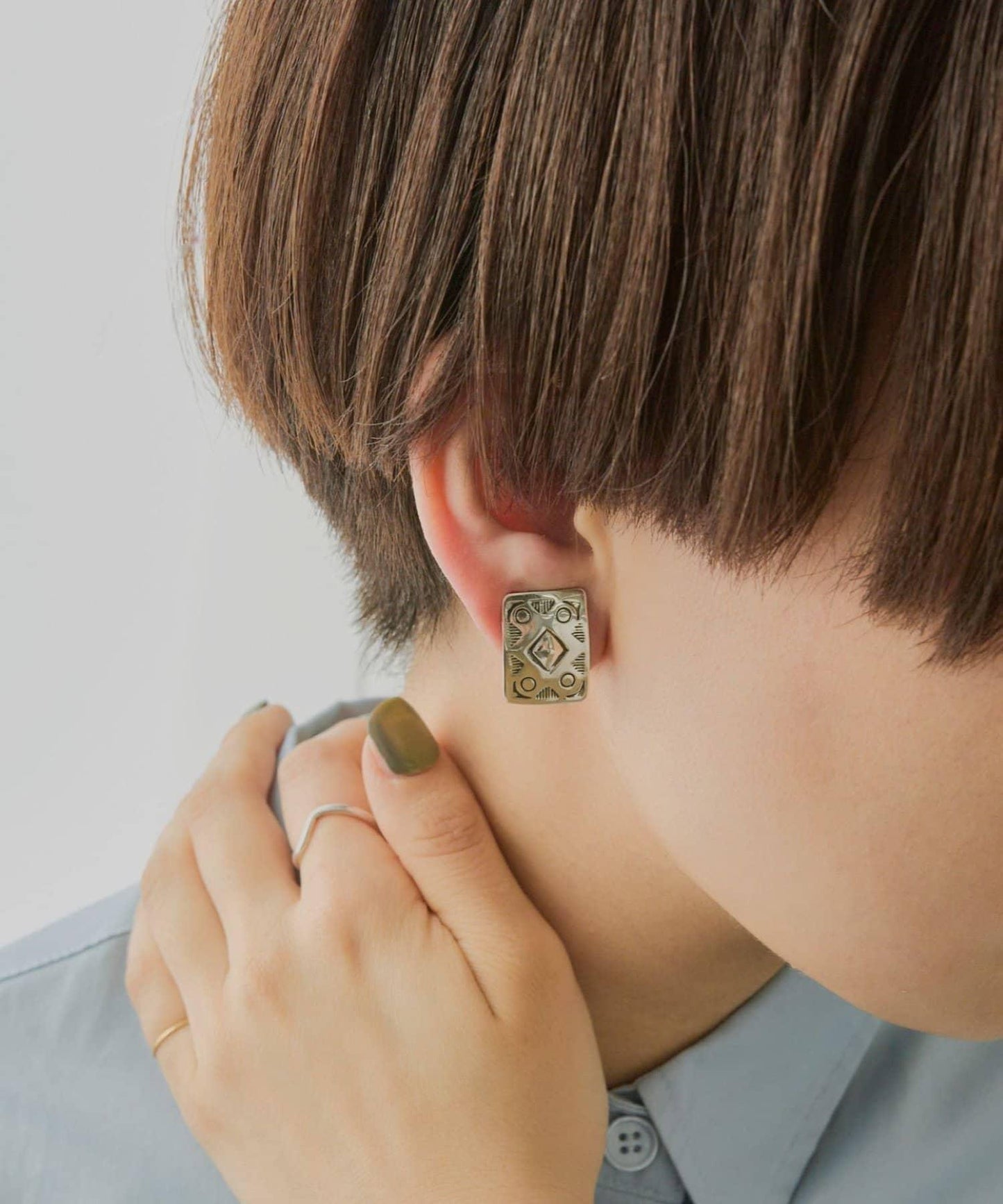 《スターリングシルバー使用》 壓印圓飾耳夾