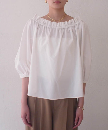 露肩襯衫