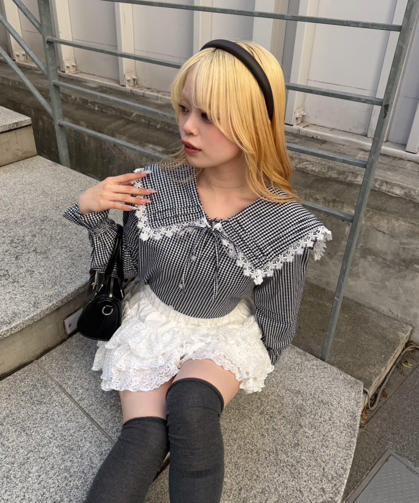 Another Branch 壓褶蕾絲大翻領襯衫