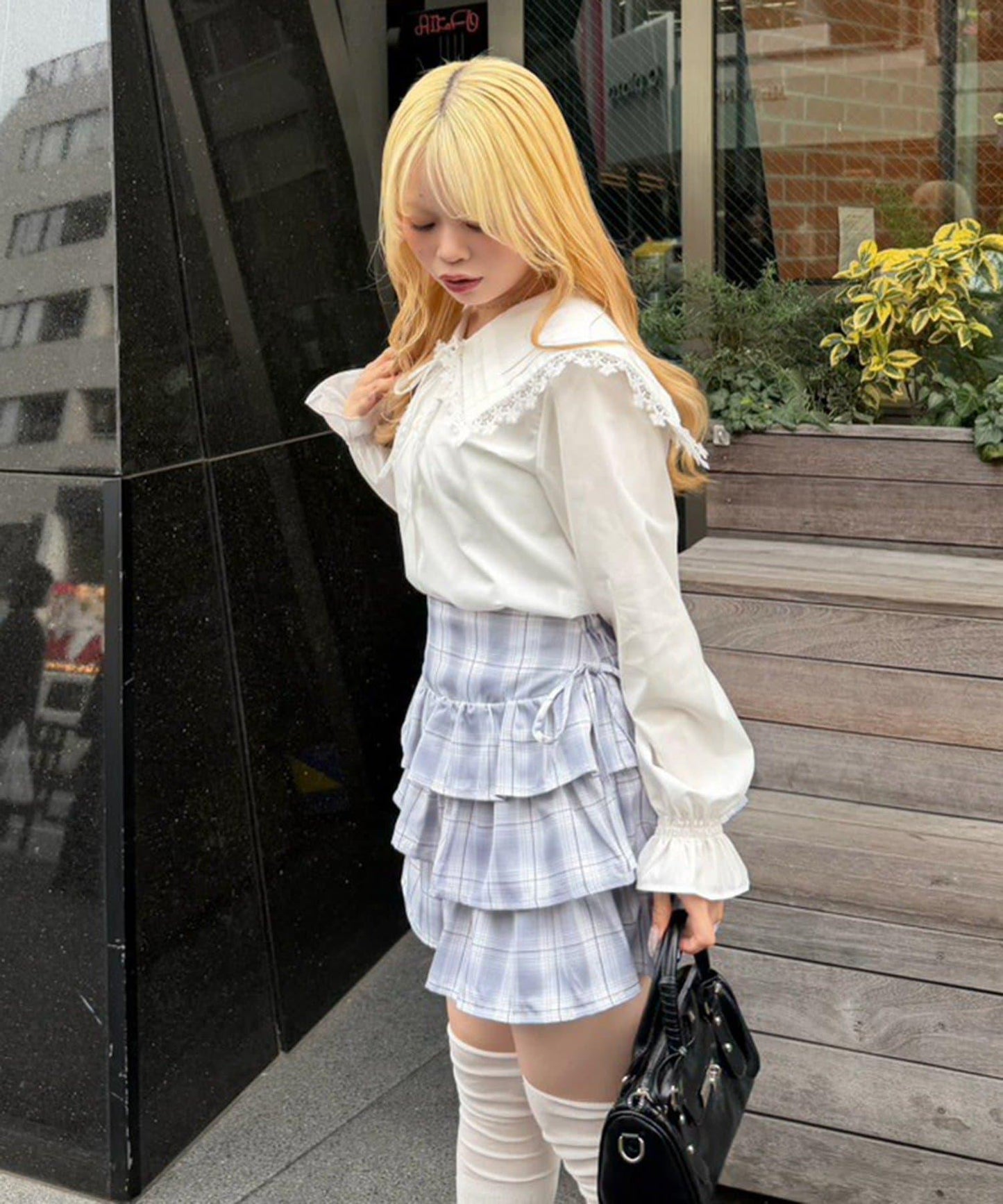 Another Branch 壓褶蕾絲大翻領襯衫