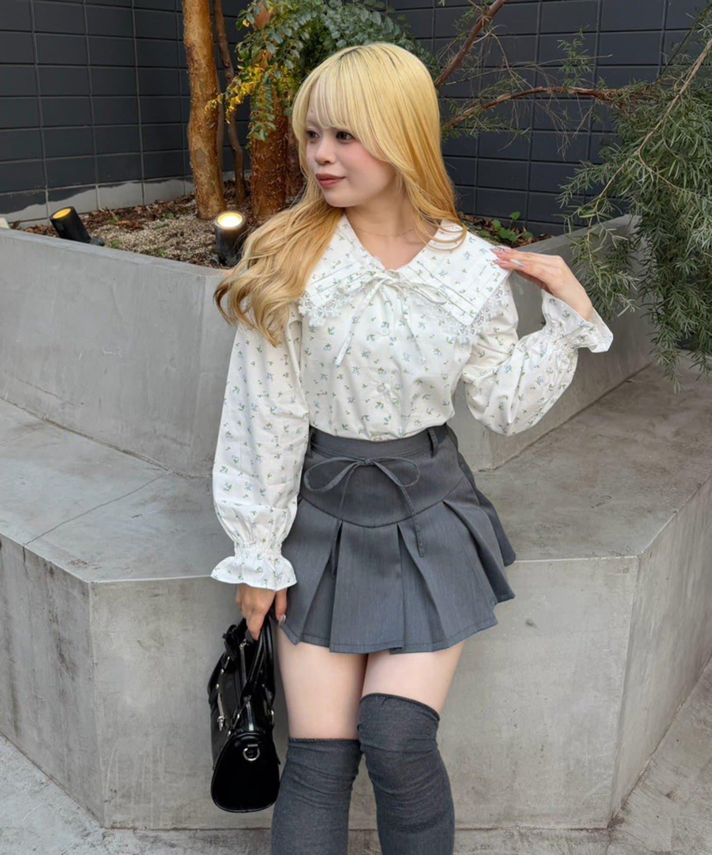 Another Branch 壓褶蕾絲大翻領襯衫