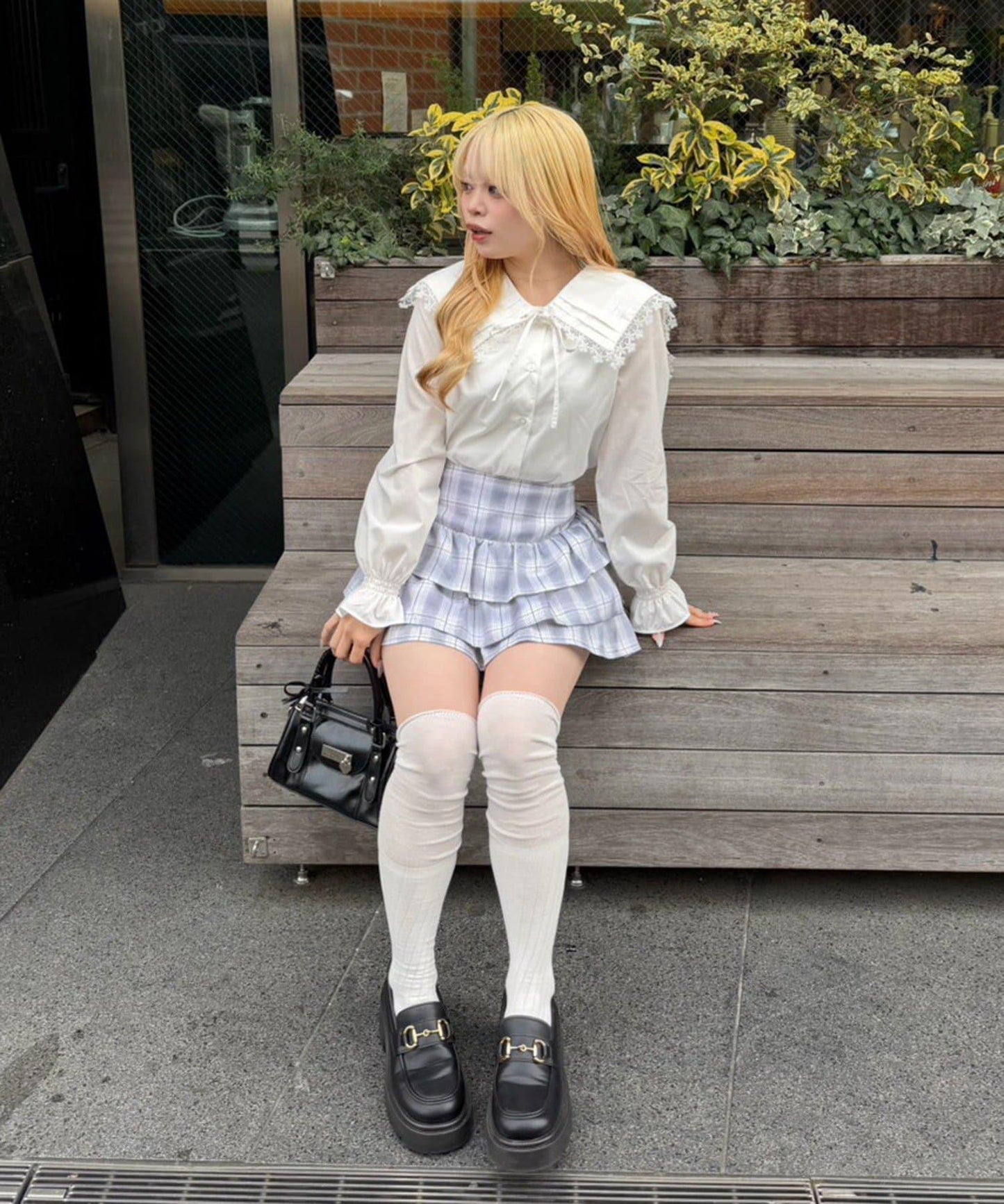 Another Branch 壓褶蕾絲大翻領襯衫