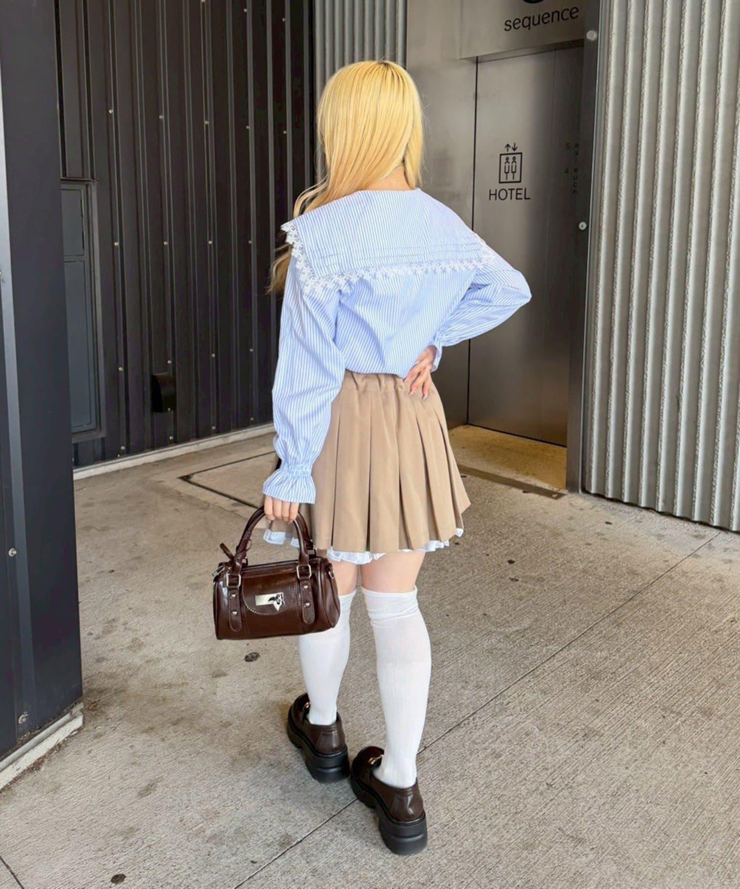 Another Branch 壓褶蕾絲大翻領襯衫