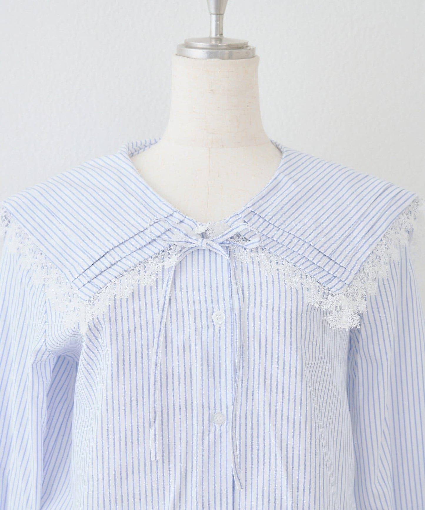 Another Branch 壓褶蕾絲大翻領襯衫