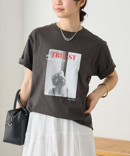 存在感強烈 Marilyn 照片印花 T恤