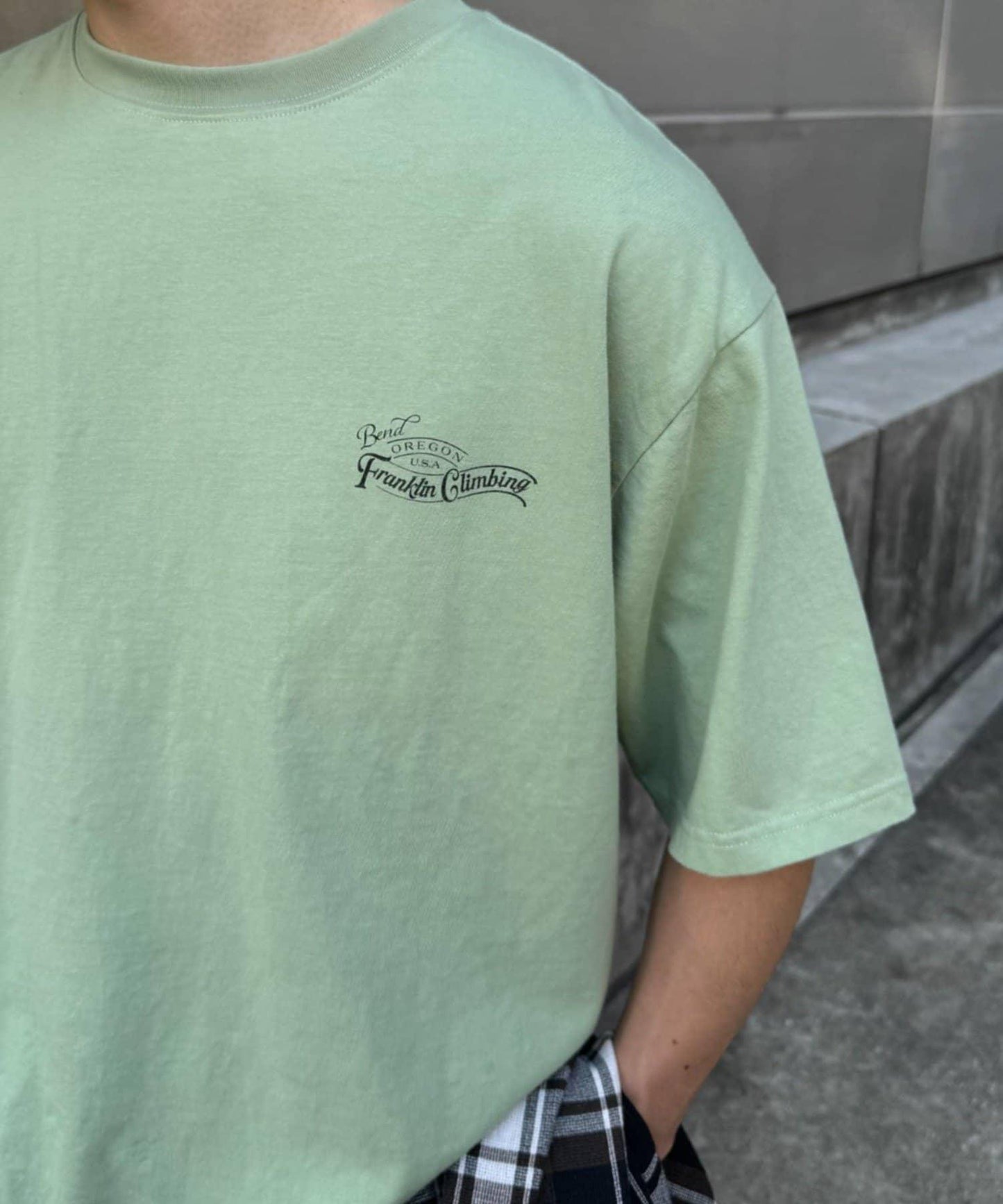Franklin Climbing 復古圖案 T恤