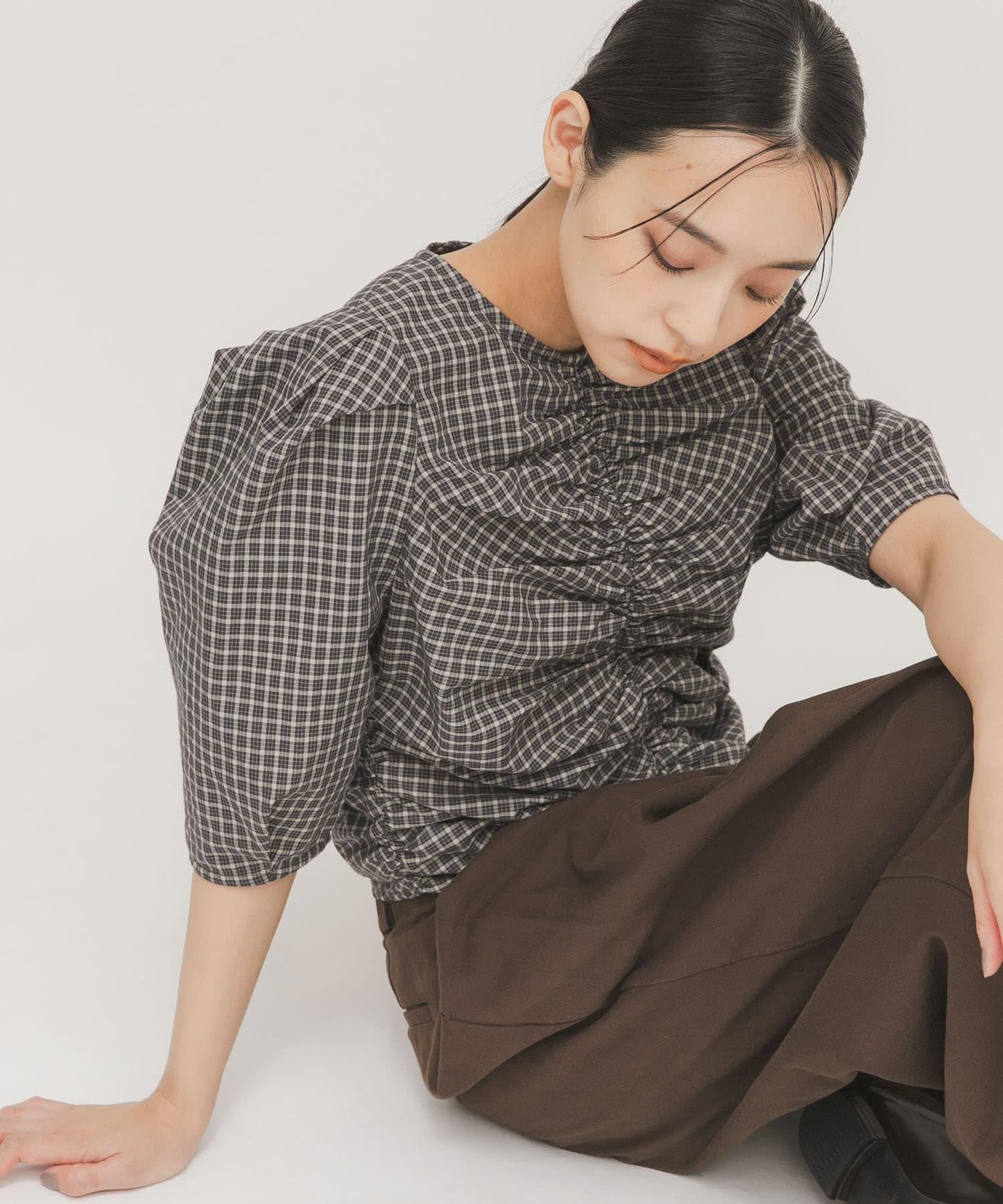 前褶皺短款襯衫