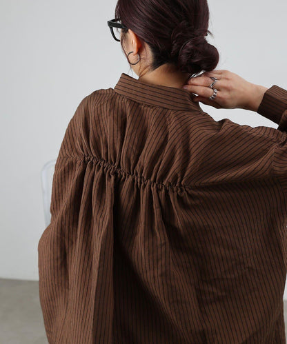 後背抽褶條紋襯衫