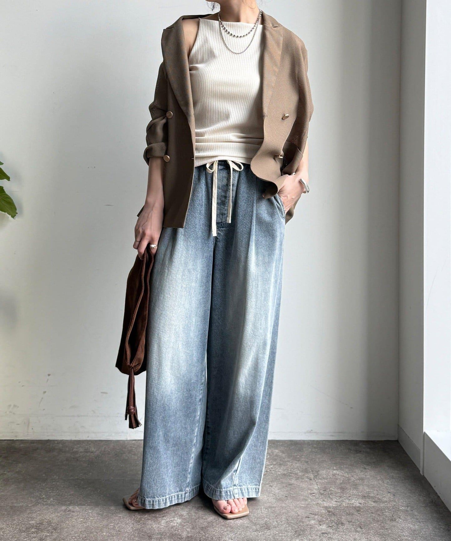 內置胸杯吊帶背心（款）