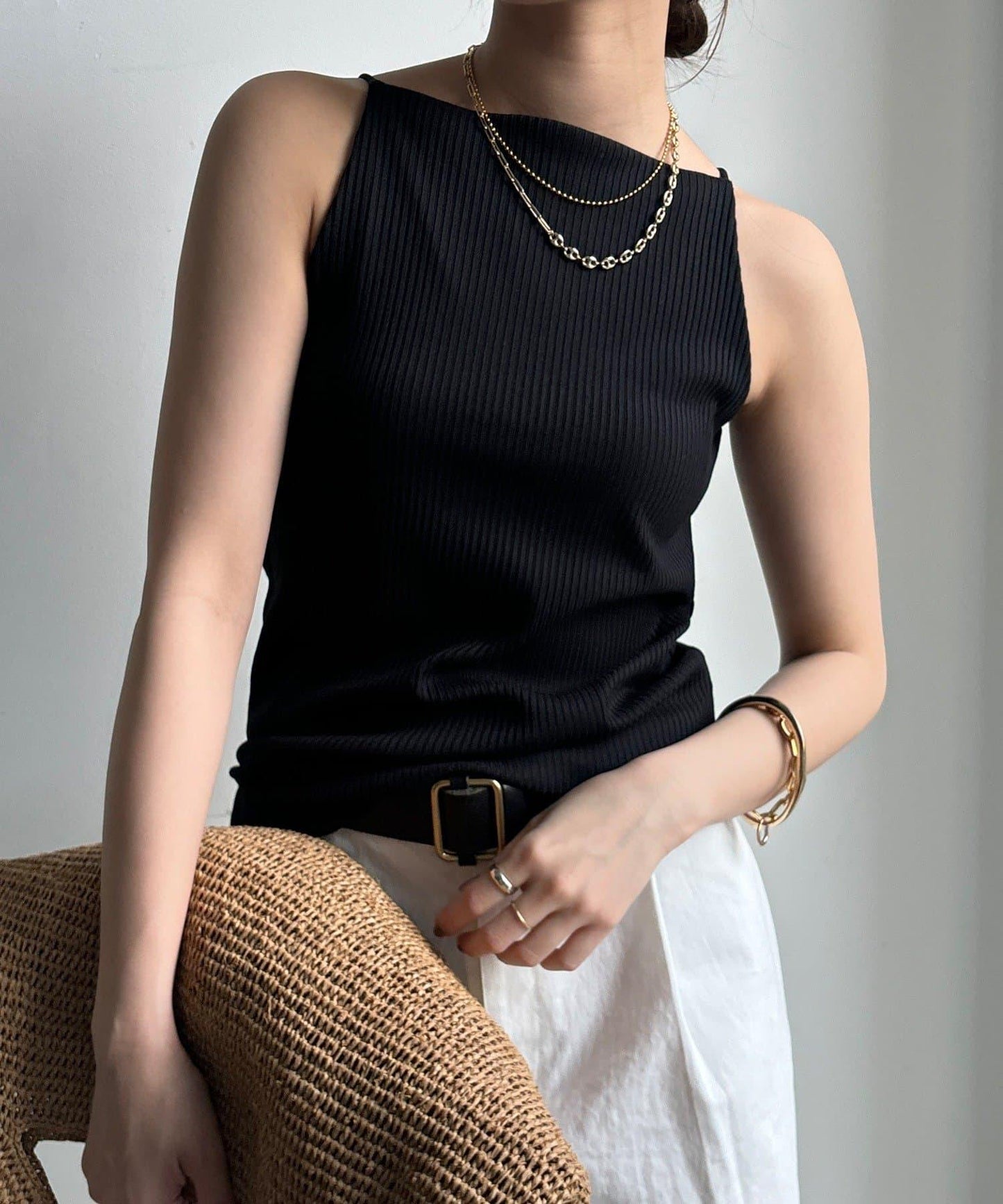 內置胸杯吊帶背心（款）