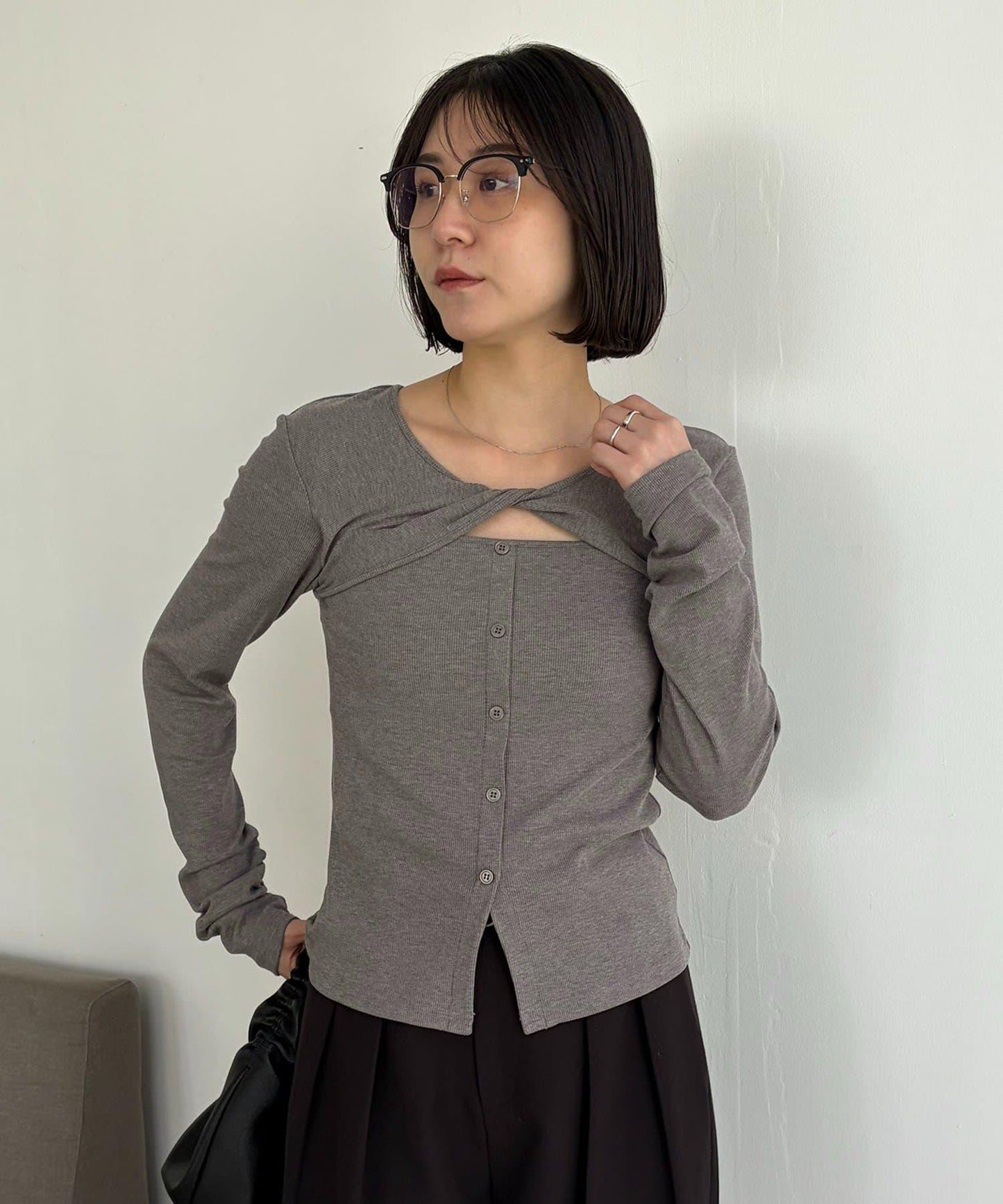 扭結領設計 T恤