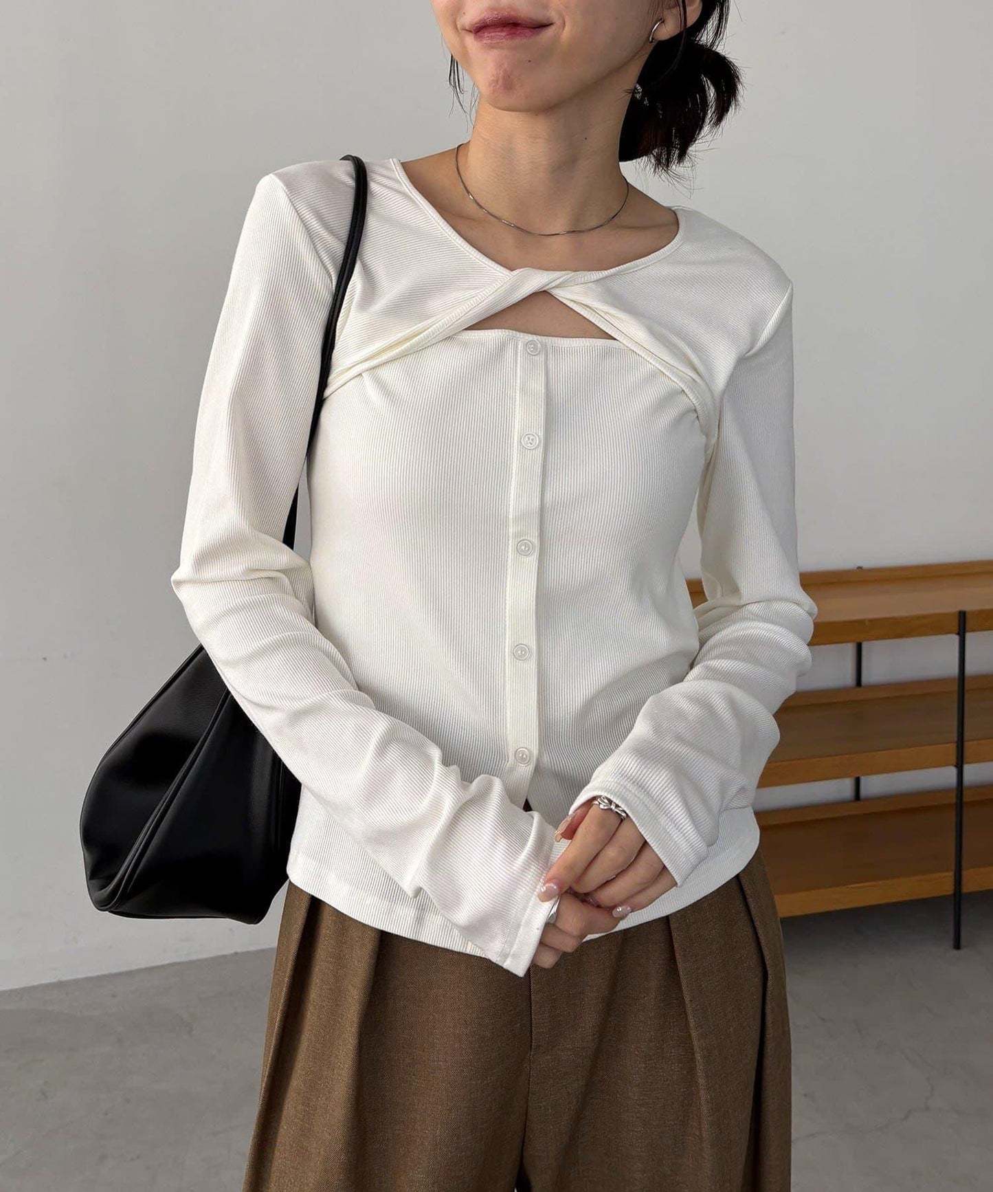 扭結領設計 T恤