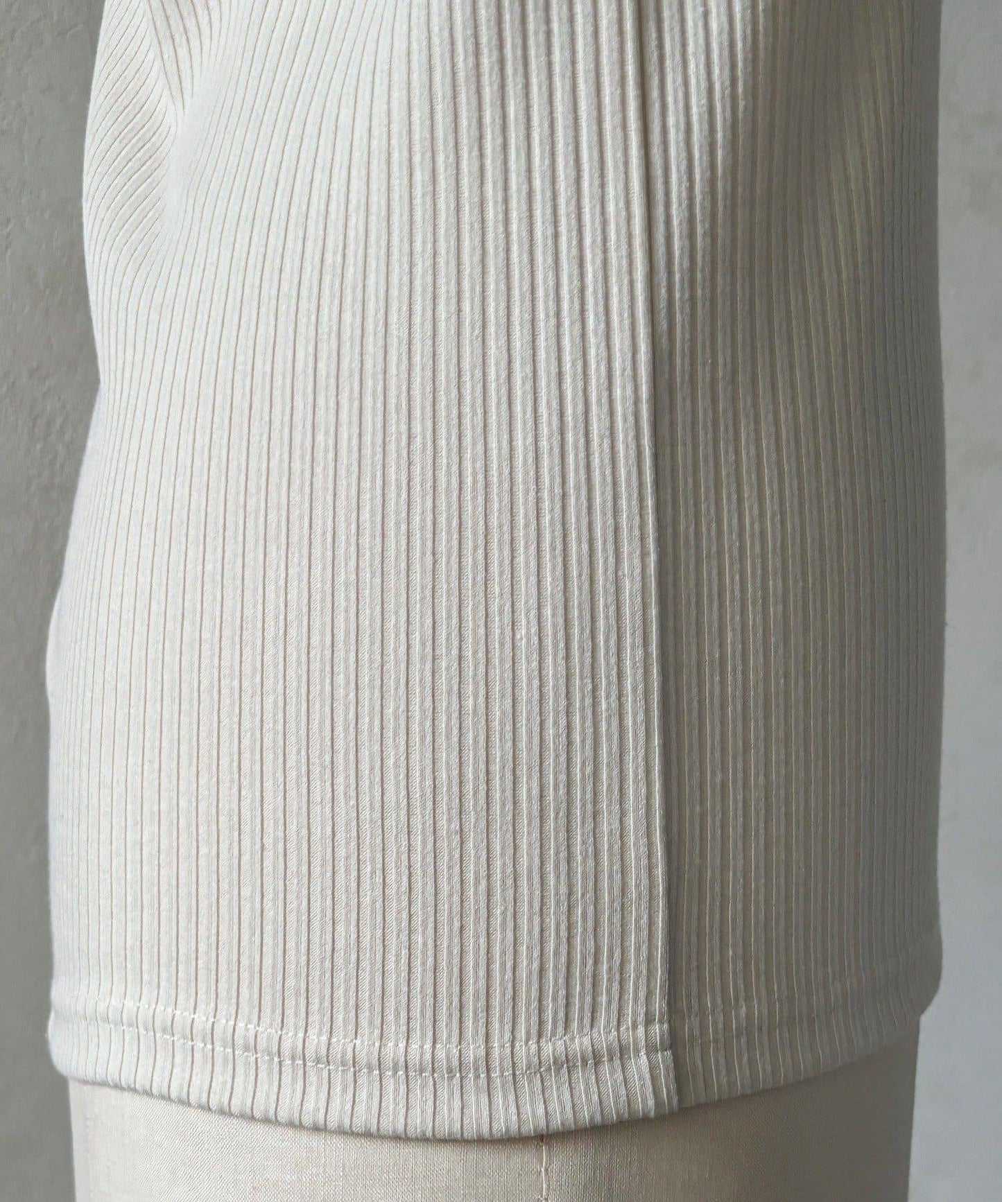 內置胸杯吊帶背心（款）