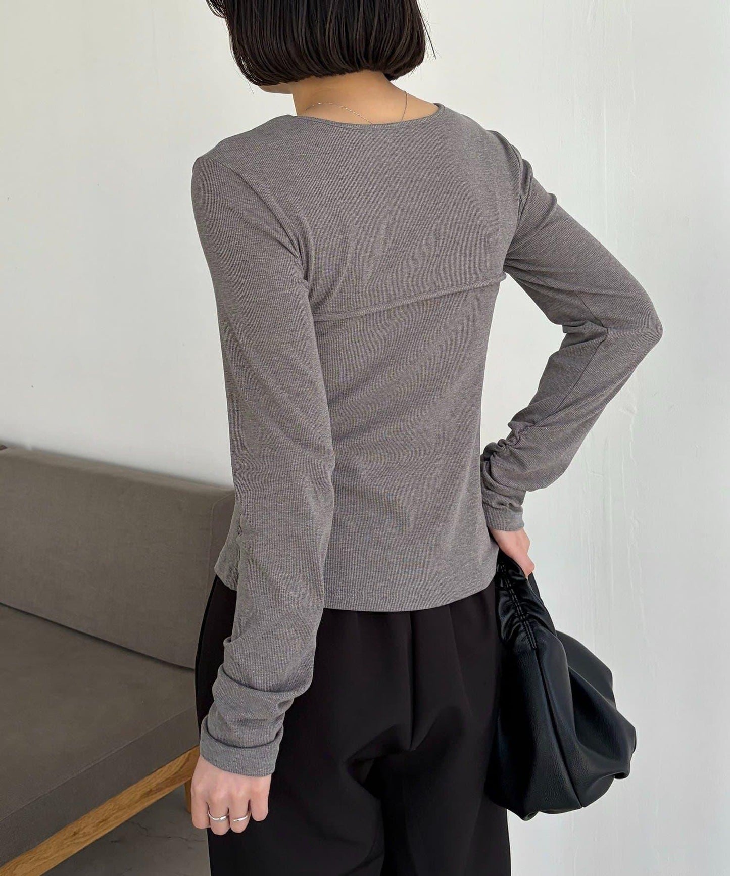 扭結領設計 T恤