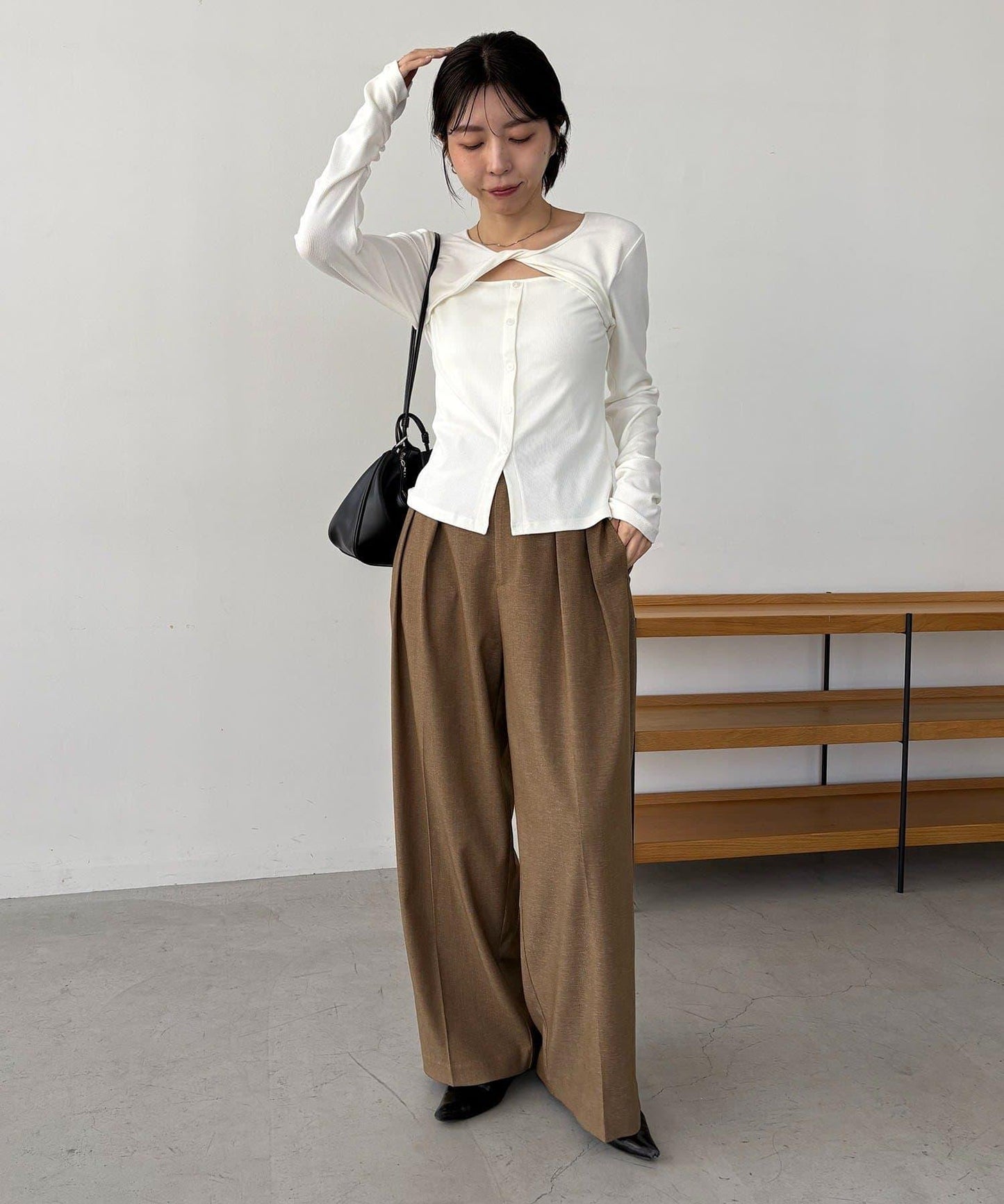 扭結領設計 T恤