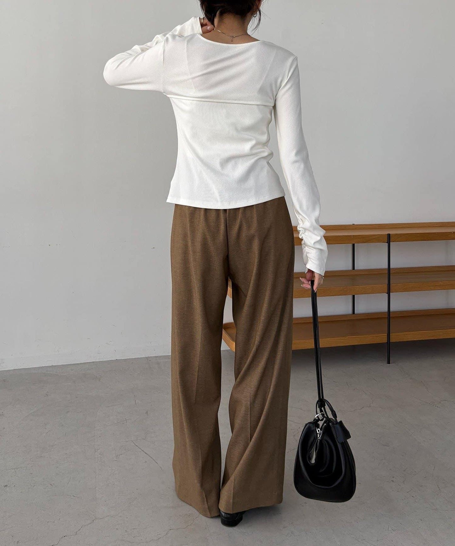 扭結領設計 T恤