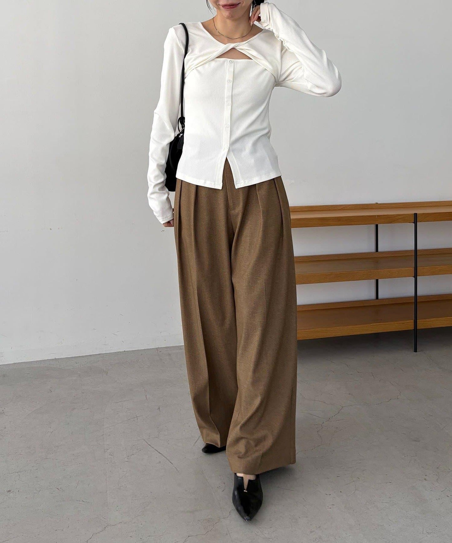 扭結領設計 T恤