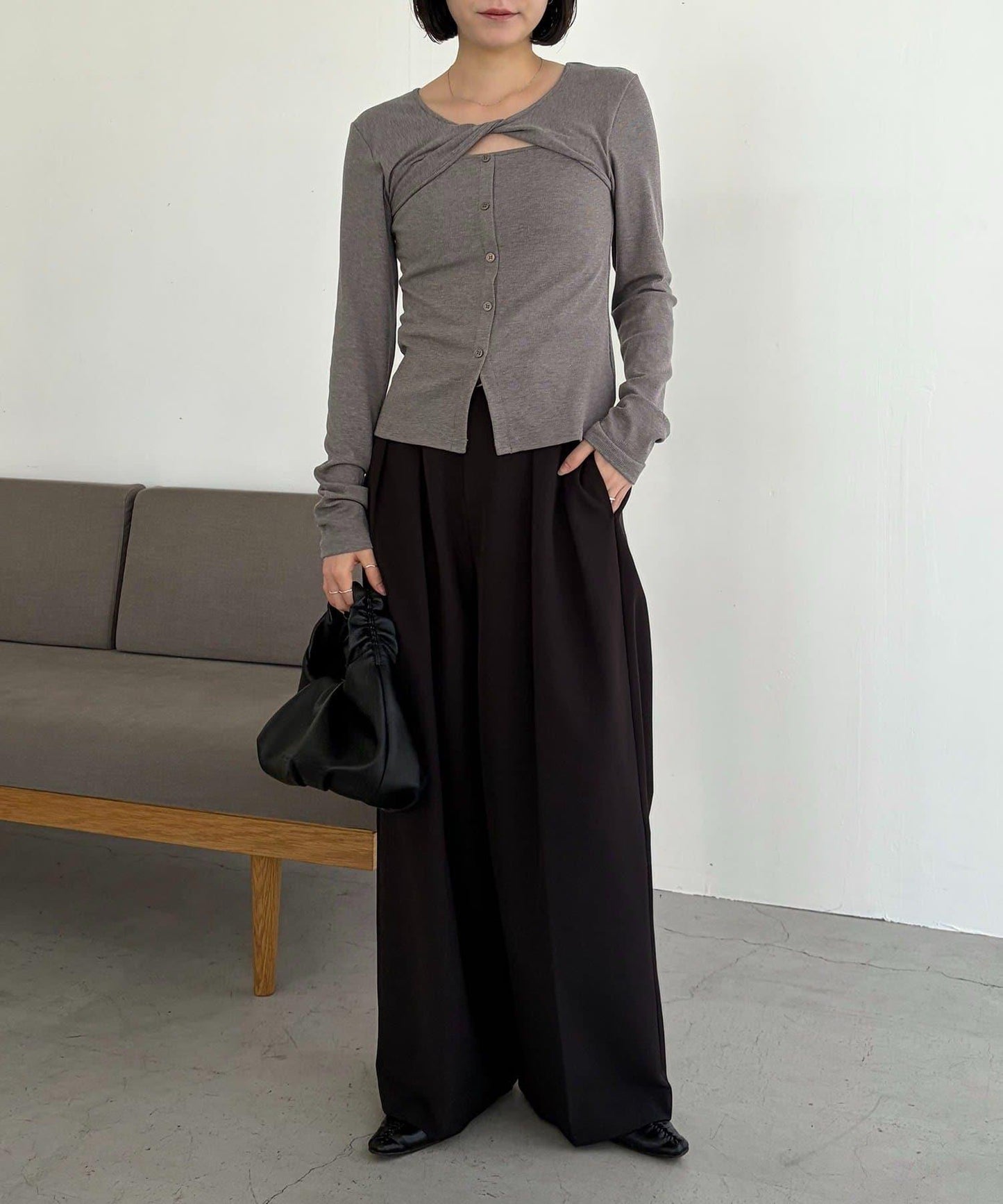 扭結領設計 T恤