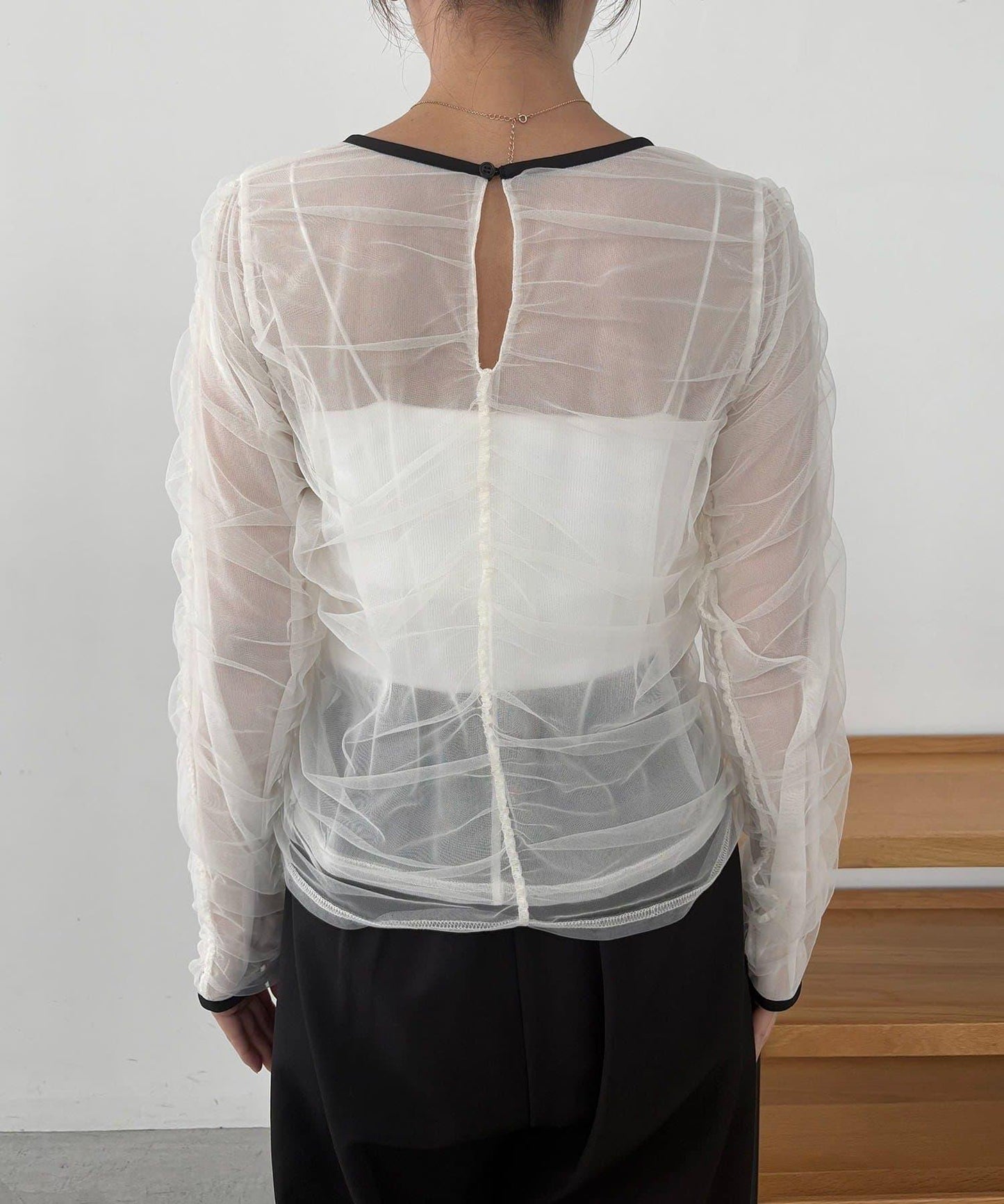 網紗褶皺襯衫