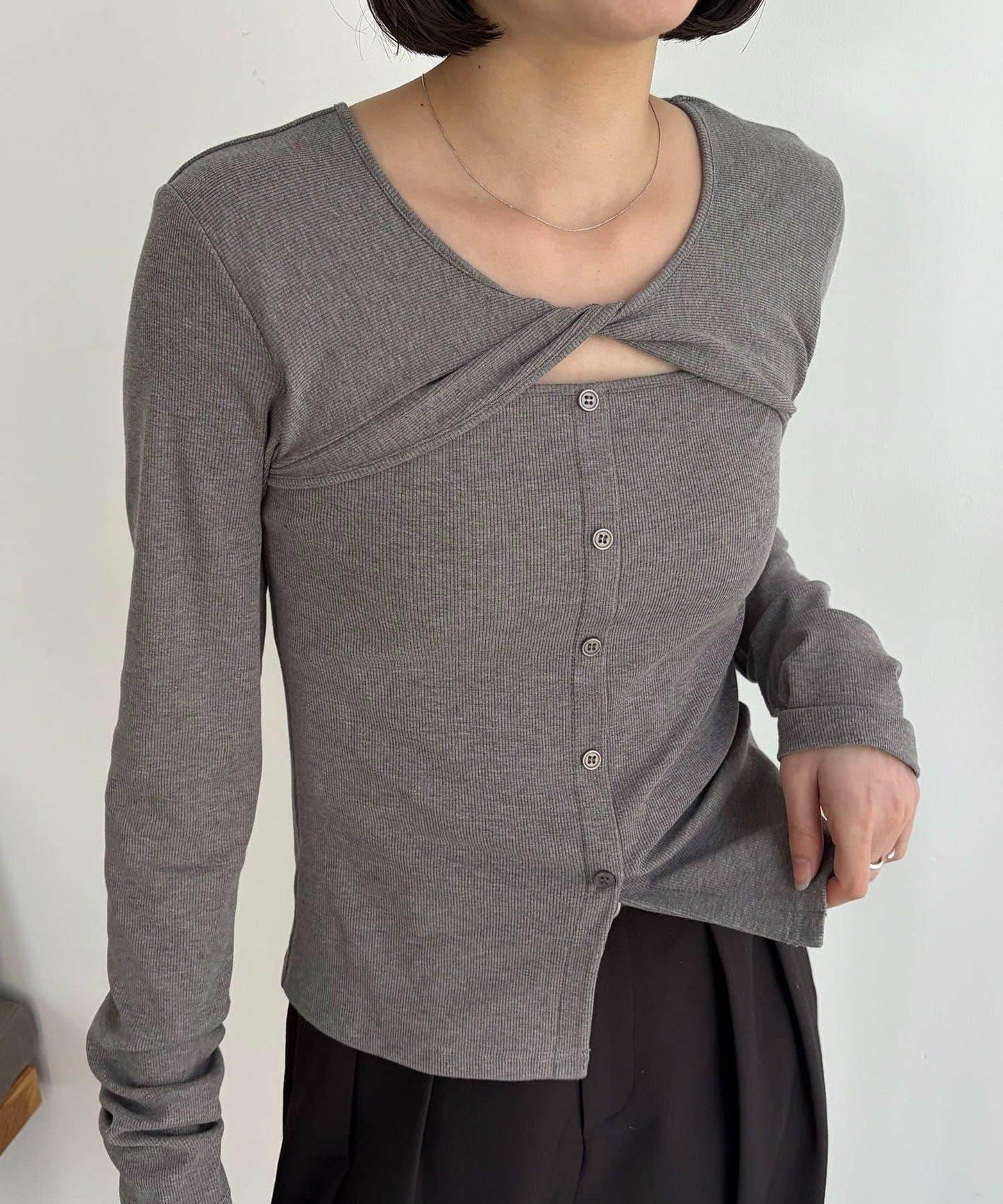 扭結領設計 T恤