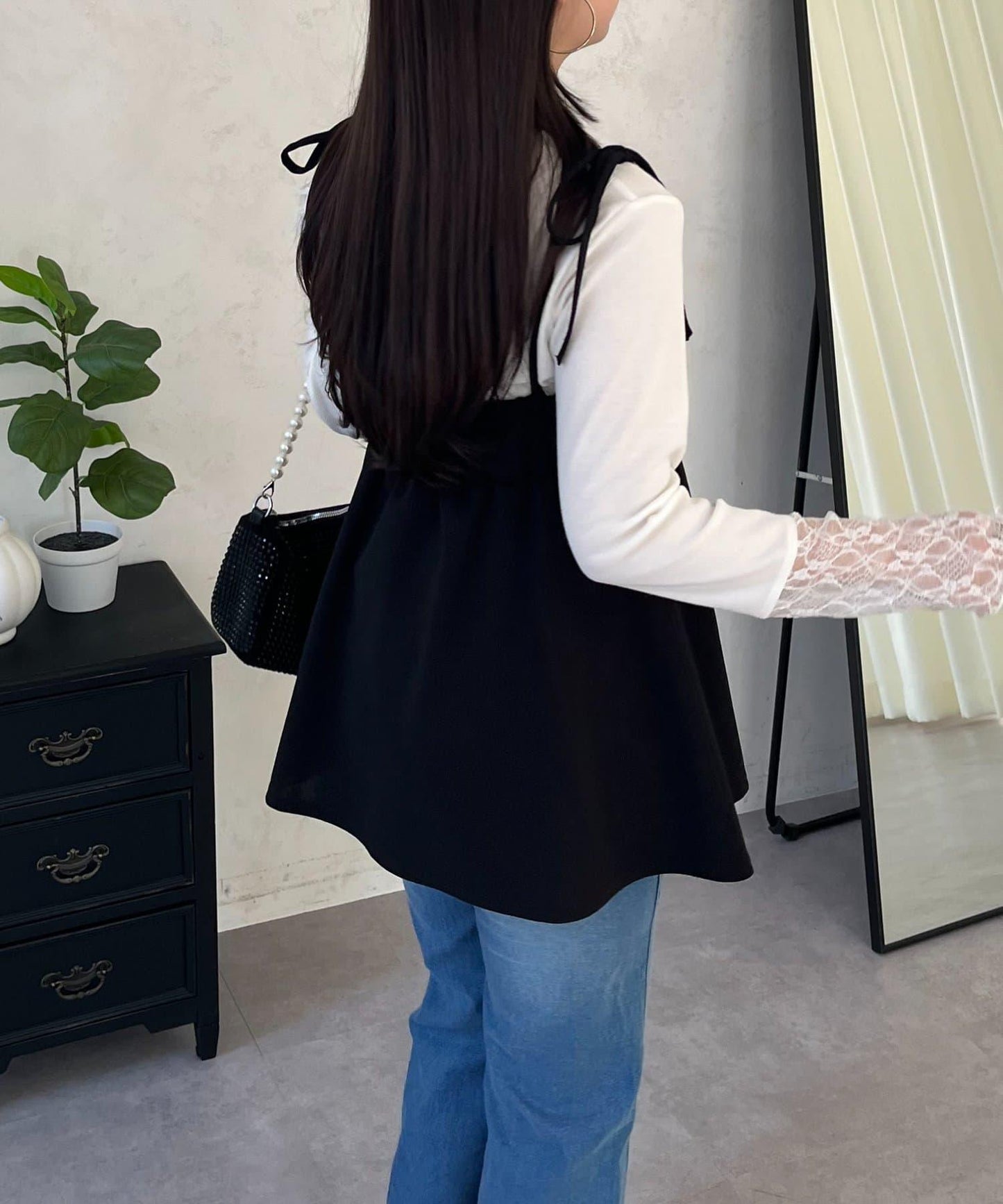 袖部蕾絲拼接上衣