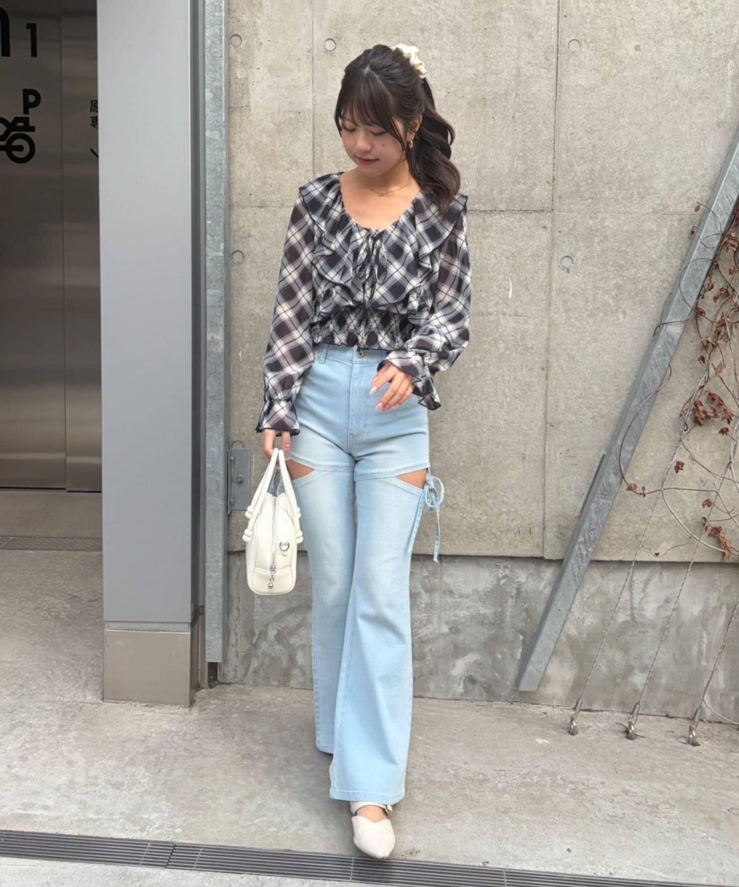 荷葉邊襯衫&抽褶吊帶上衣